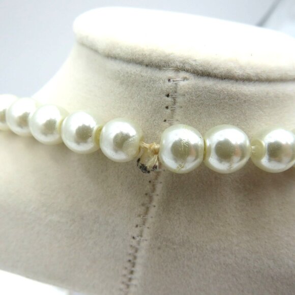 Vintage Imitation Pearl Necklace Strand 24"‎ Long Elegant No Clasp - Picture 4 of 6